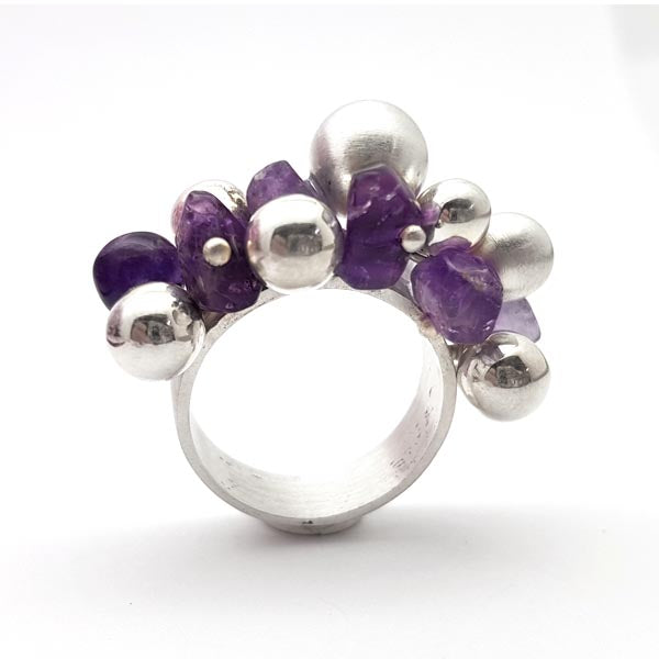gorgeous mixed size silver ball and amethyst ring