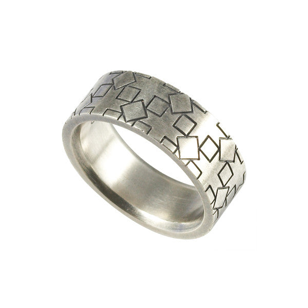 Elegant gents band with engraved cross and square pattern
