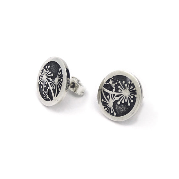 Lucky silver ear studs with oxidised detail and breezy pattern