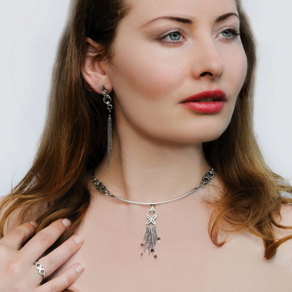 silver black onyx torque necklace model image annika rutlin