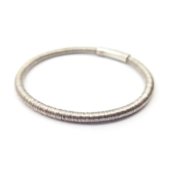 Cielo - Silver round profile silky wire bracelet